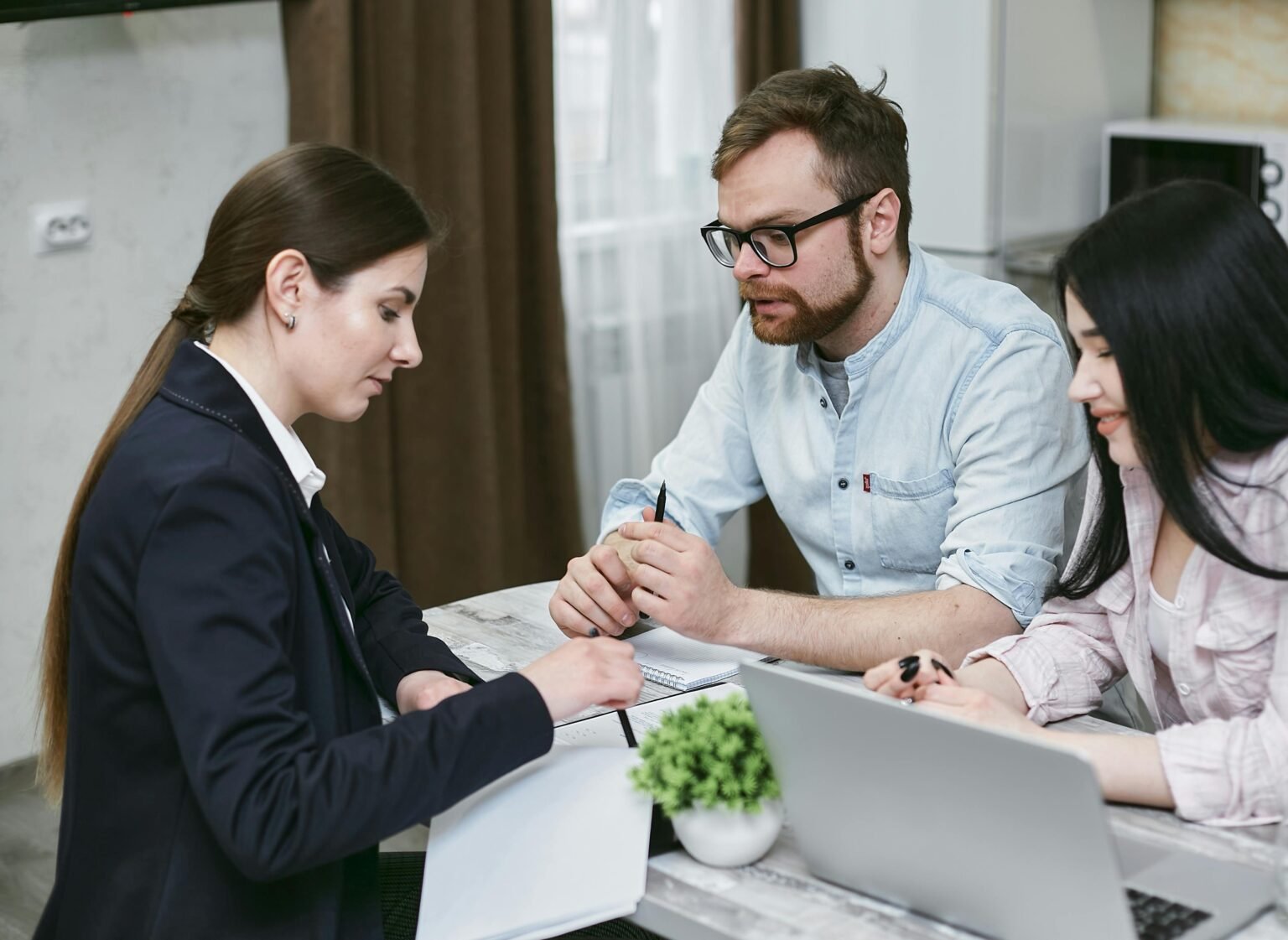 How AI Can Streamline Doc Evaluation for Enterprise Insurance coverage